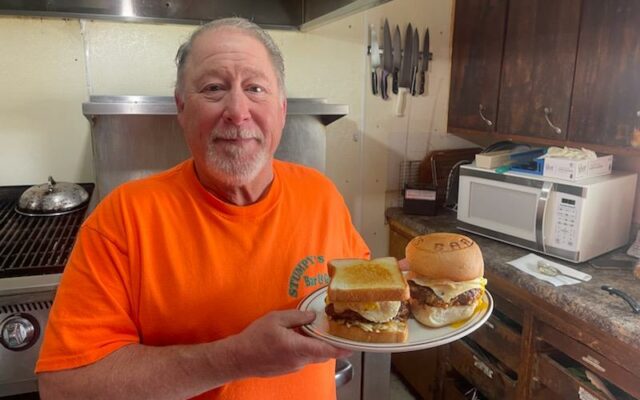 Area Restaurants in the Running for 2022 Top Ten Best Burger in Iowa